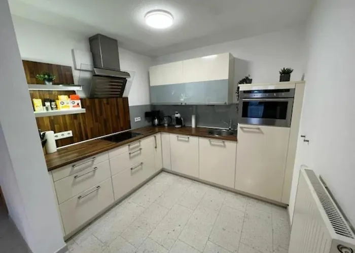 In With Terrace Hébergement de vacances *